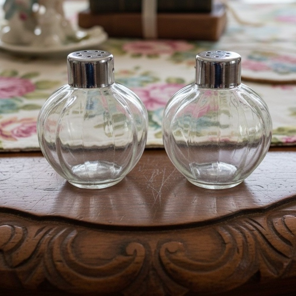 Clear Glass Salt & Pepper Shakers, Vintage Melon Ribbed‎ Design, MCM Tableware